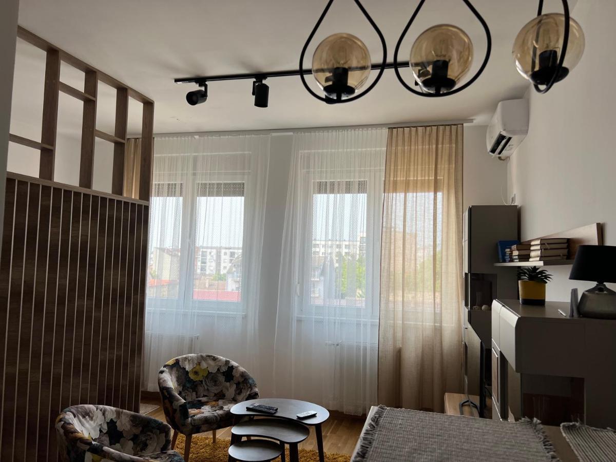 Apartment Charlie Private Parking Novi Sad Dış mekan fotoğraf